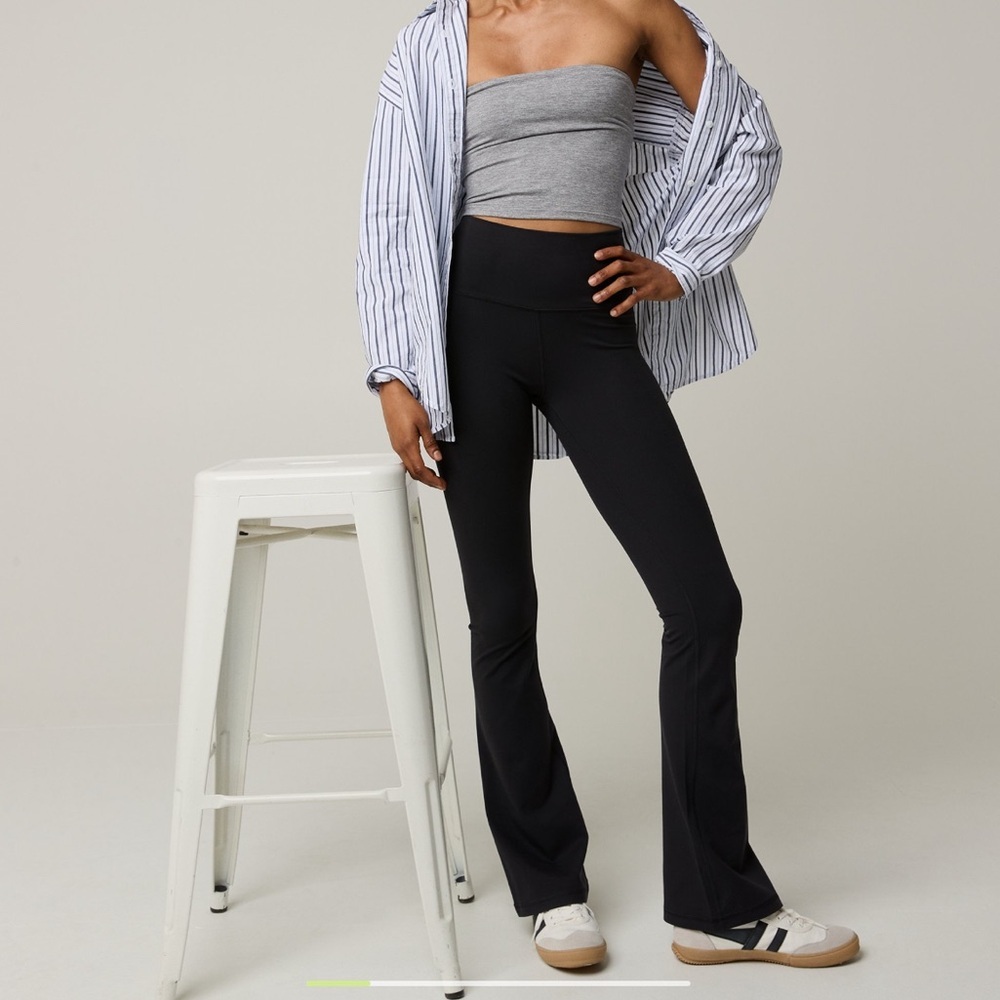 OFFLINE By Aerie The Hugger High Waisted Bootcut Legging Black Size XS Short